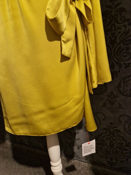 Nowa sukienka Asos, kopertowa, satynowa 42/44