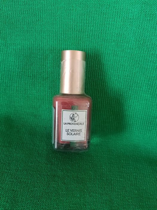 Nowy czerwony organiczny lakier do paznokci francuski  La provencale