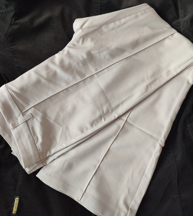 Брюки якісні, H&M, нові, вказаний розмір 42 європейський