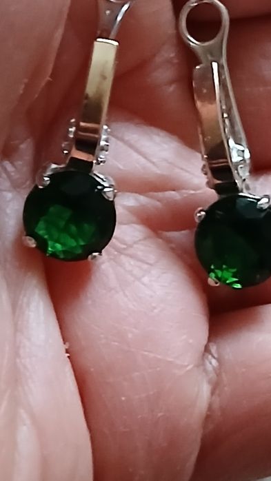 Kolczyki srebro 925 z zielonym kamieniem