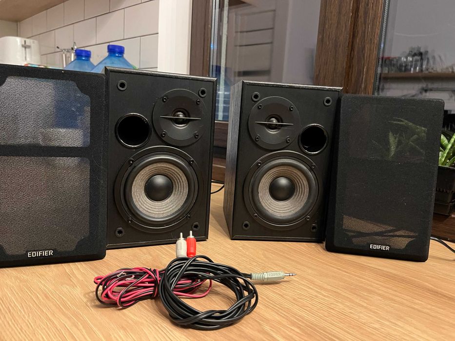 Акустика Edifier R1100