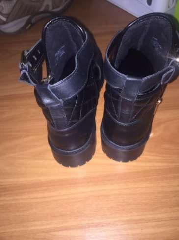 Botas de pele da Zara