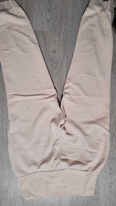 Новые спортивные штаны для беременных  old navy