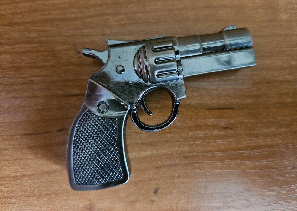 Pendrive pistolet rewolwer