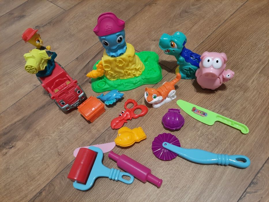 Zestaw Play Doh Osmiirnica,wóz strazacki, dinozaur oraz Świnka