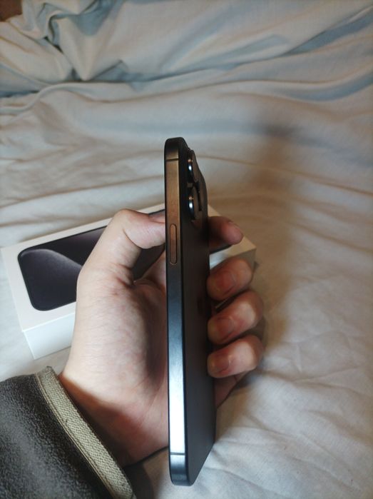 Iphone 15 pro max 256gb (торг)