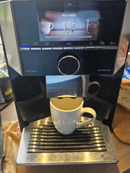 Używany ekspres Siemens EQ.9 plus / Extraklasse – stan bardzo dobry