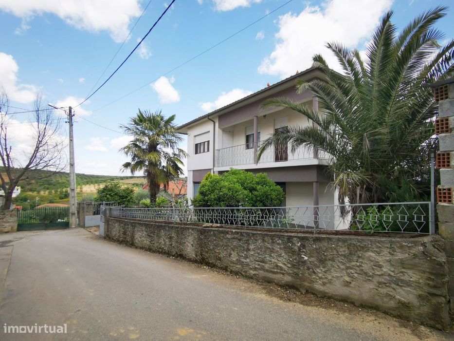 Four-Facade House - Água-Revés (Valpaços)