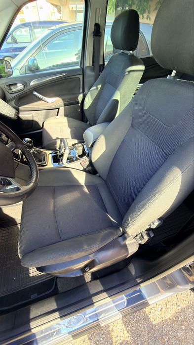 Ford S-Max — fotografia 5