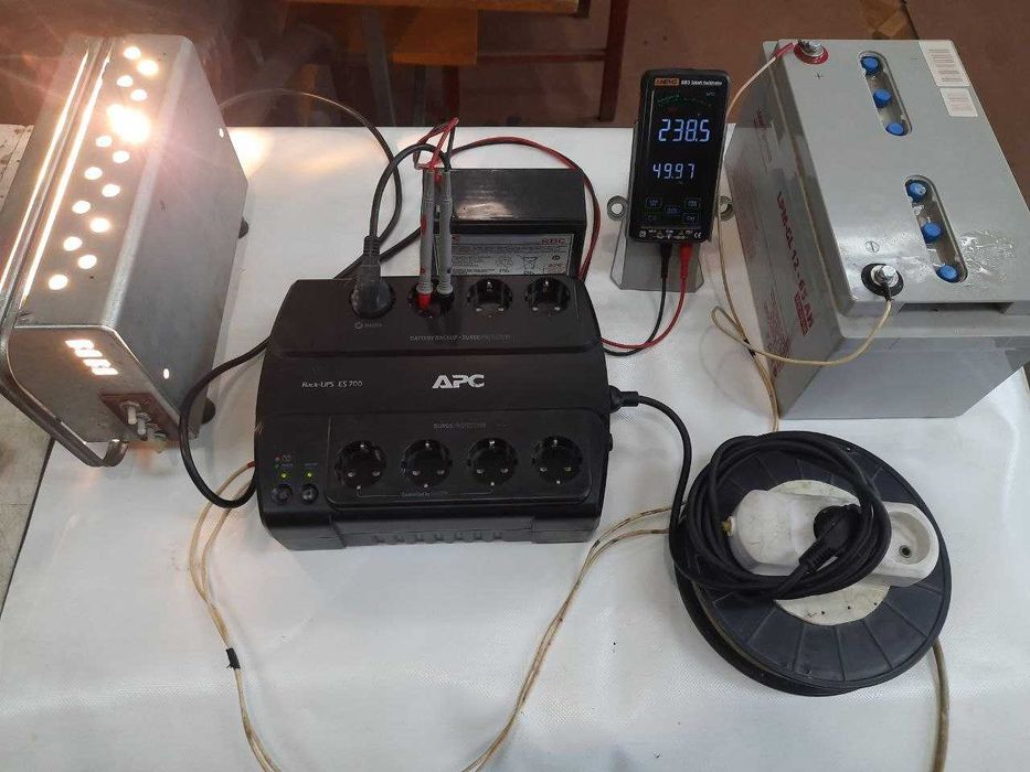 APC Back-UPS ES 700 Iнвертор безперебійник  700 VA 405 Вт.