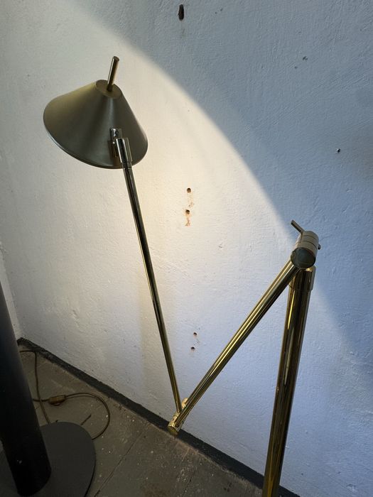 Podłogowa mosiężna lampa marki  GKS Leuchten lata70, ruchome ramę z regulacją,ściemniacz, vintage, design,