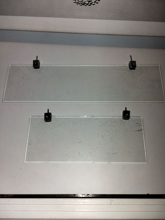 2 prateleiras de vidro  w.c