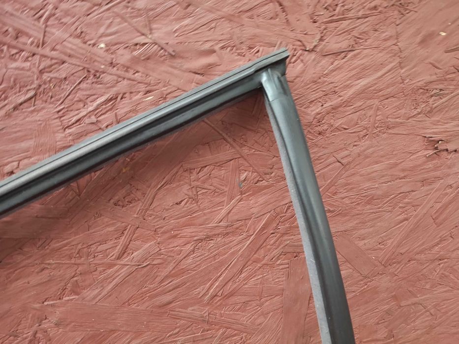 BMW E36 COUPE ORYGINALNE Uszczelki drzwi Lewa Prawa dobry stan OEM