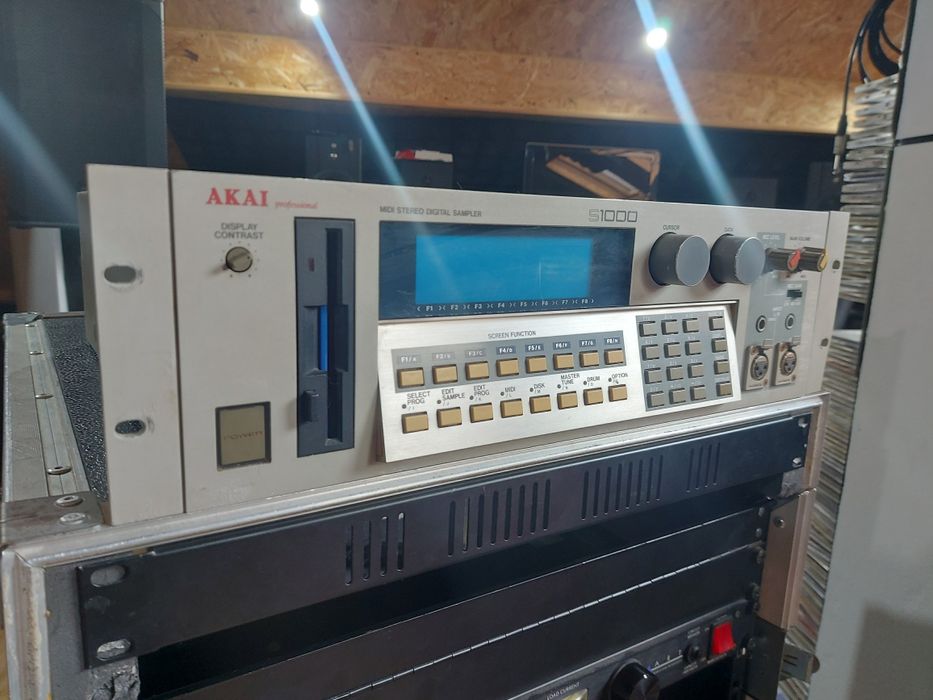 AKAI S1000 ( RARO )