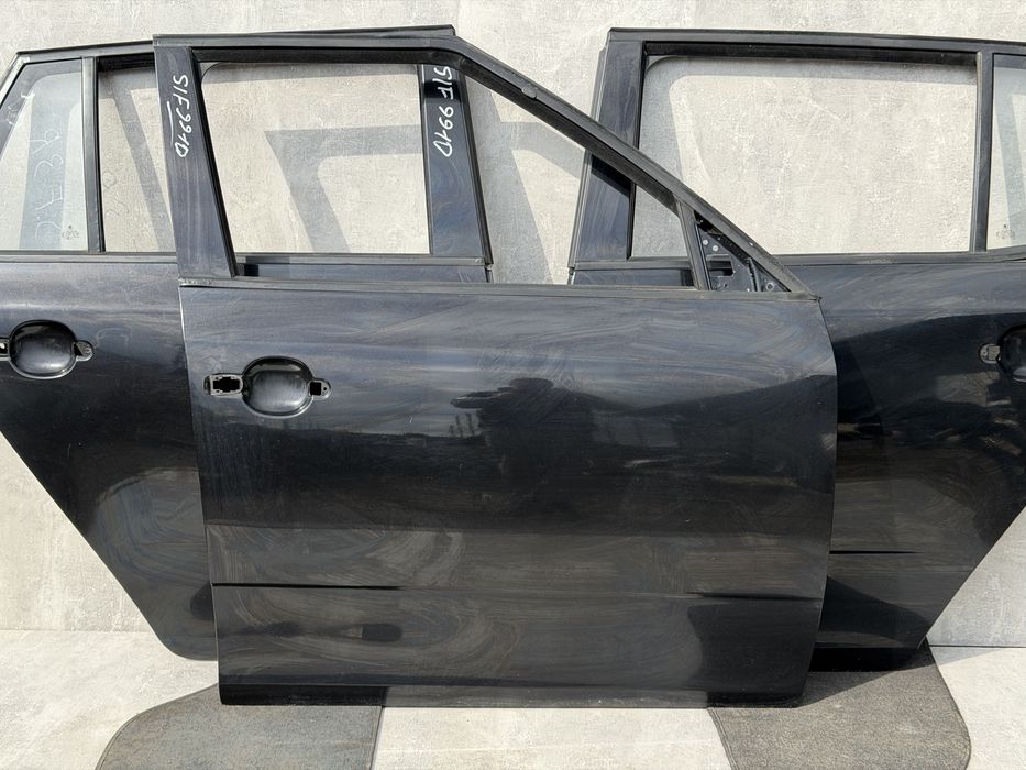 Двери Шкода Фабія 2 чорні двері 9910 Skoda Fabia 2 дверь права ліва