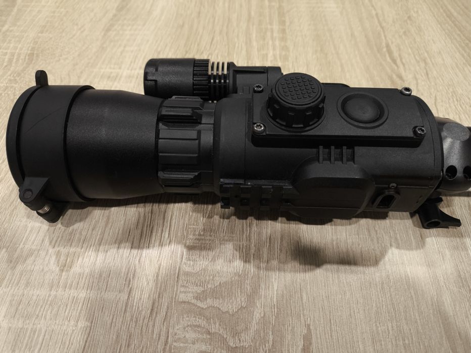 YUKON PHOTON RT mira noturna