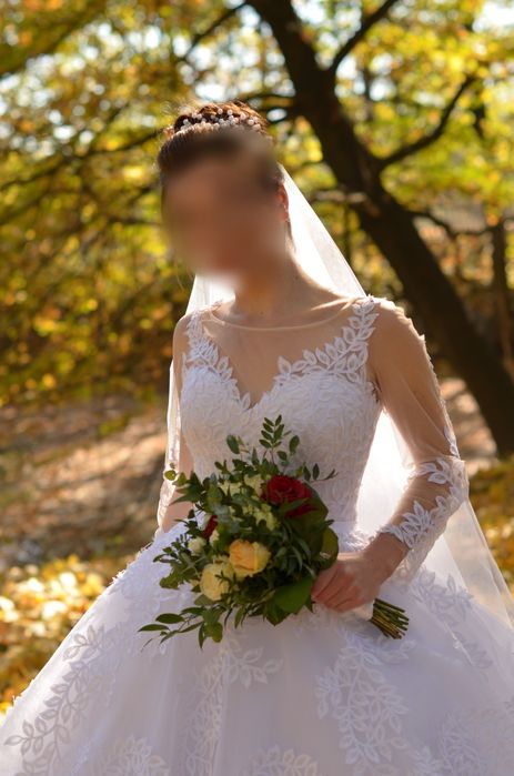 Неперевершена Весільна сукня