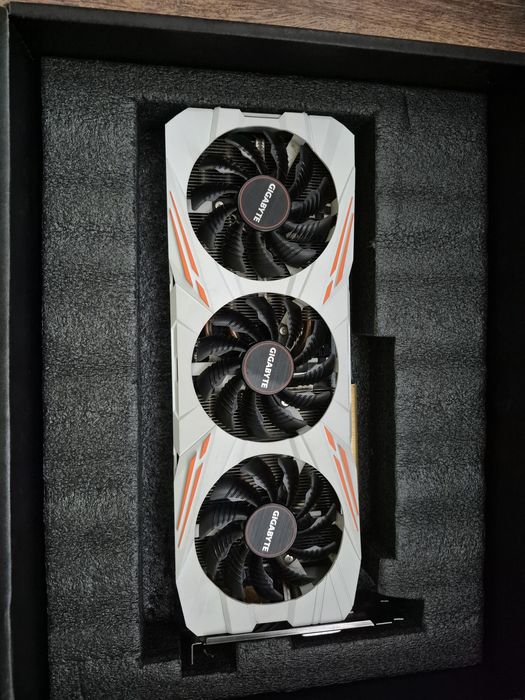 1080ti 11GB Gigabyte