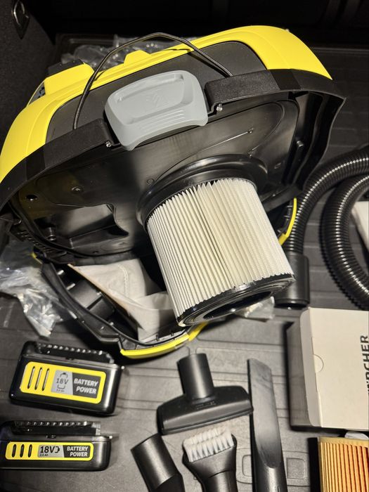Akumulatorowy odkurzacz Karcher WD 1 Compact Battery Set + dodatki