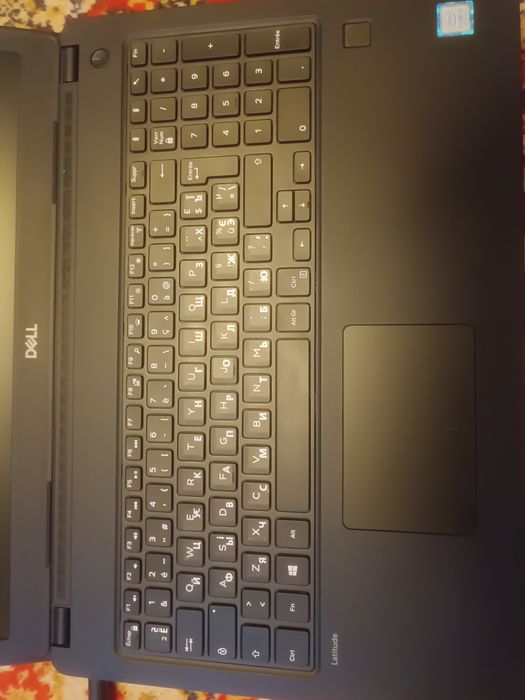 15,6" dell latitude 3580(i5-7200U,video r5-m330 2gb,ddr4 8gb,ssd m2 12