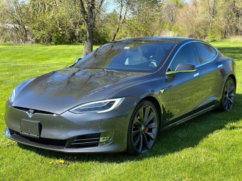 Tesla Model S P100D      2017