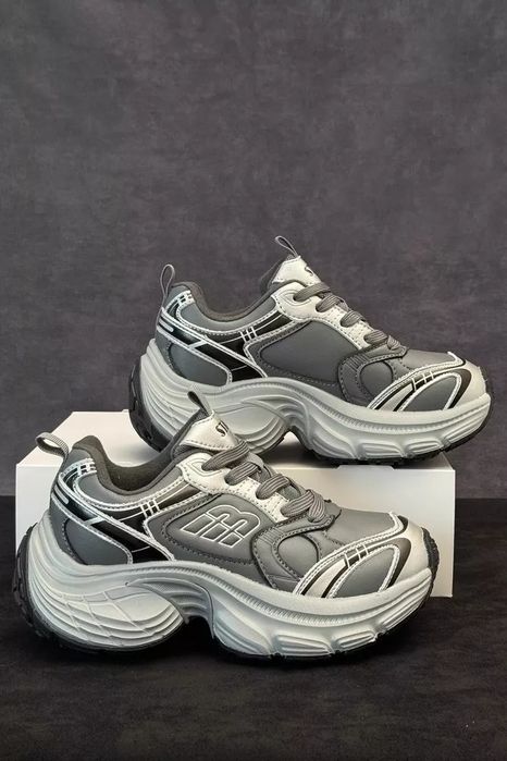 Кросівки жіночі демісезонні