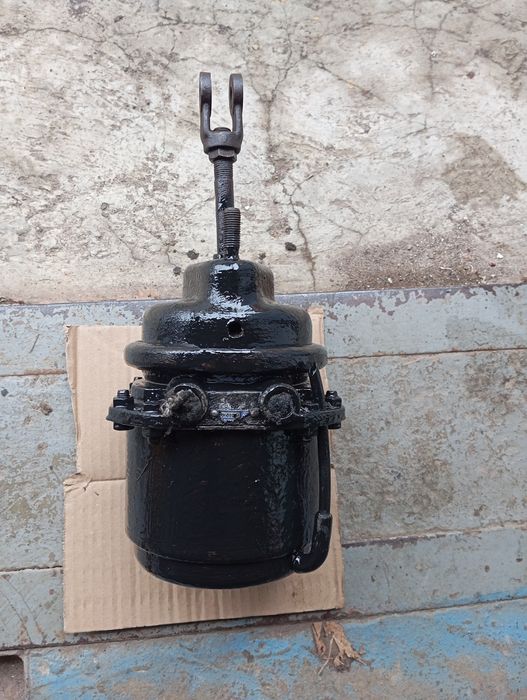 Тормозна камера тата 613 задня з енергоакумулятором