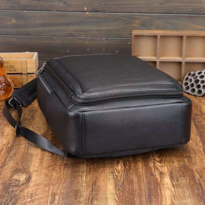 Чоловічий шкіряний рюкзак