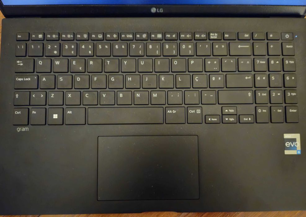 Portátil LG gram 15Z90Q 15" FHD | i5-124 - N: 15Z90Q-G.AA52P