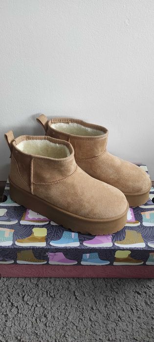 Уггі бежеві, розмір 39