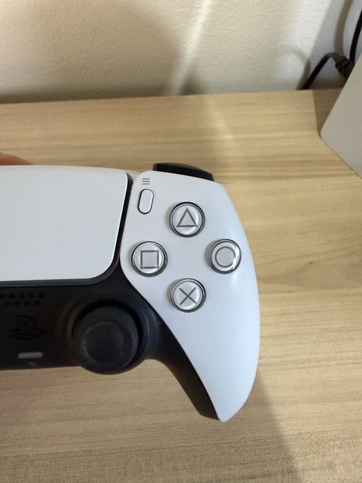 Comando PS5 muito conservado a funcionar perfeitamente