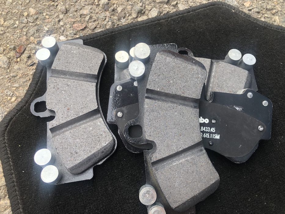 Новые передние колодки VW Touareg 7L0698161H