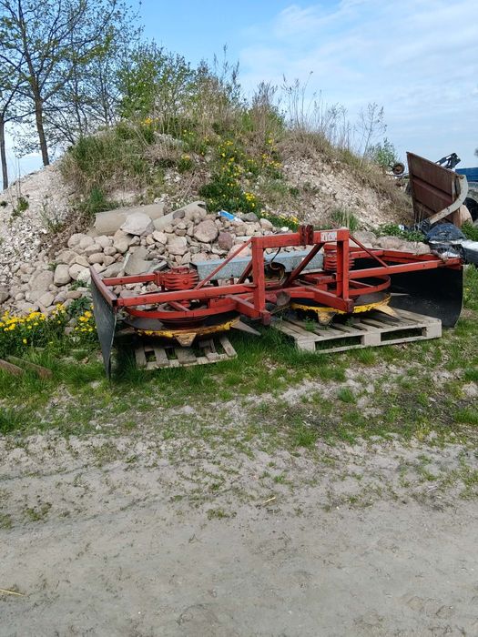 Równiarka do pryzm Rogedi Równarka Holaras