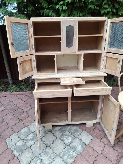 Kredens drewniany PRL