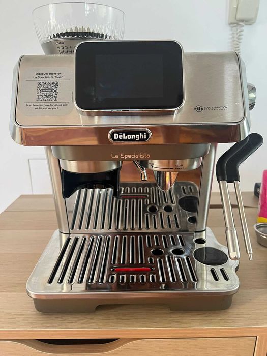 Maquina de Café DeLonghi - La Specialista Touch