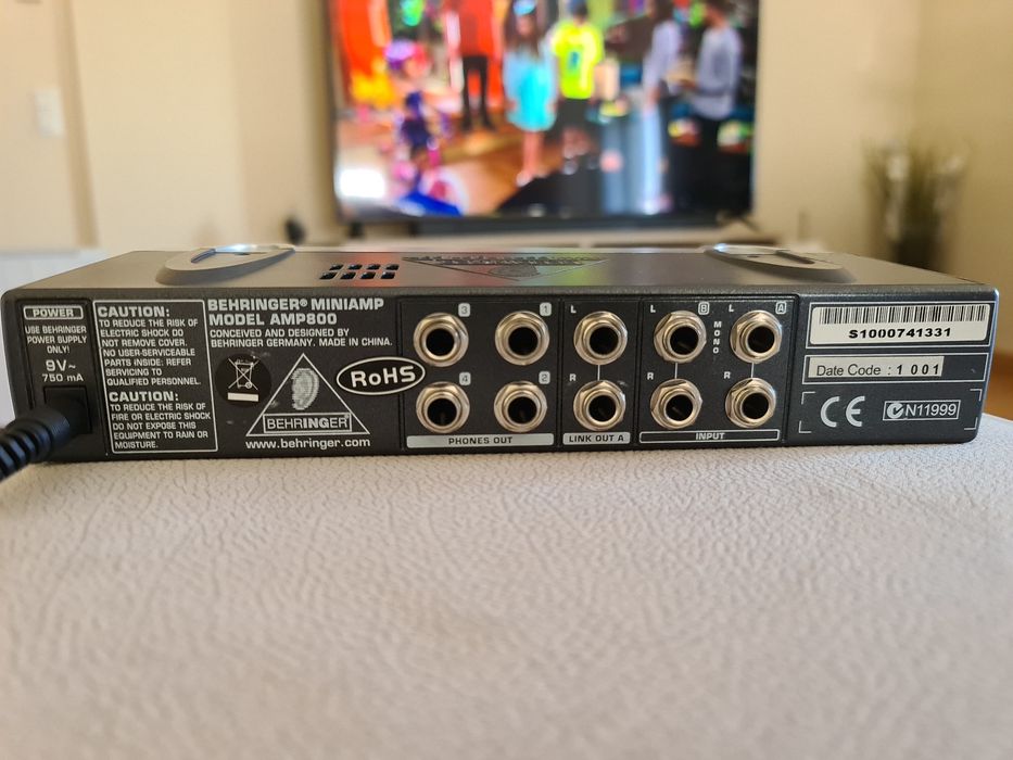 Berhinger Amp800 como novo