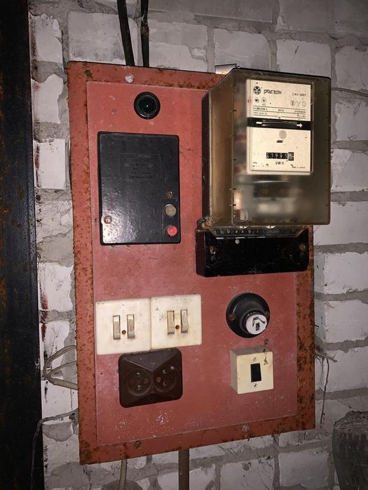 Подвійний капітальний гараж 110м2, під комерцію. АК 31