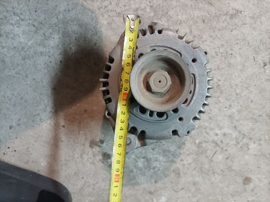 Генератор оригінал с Nissan maxima 3.0