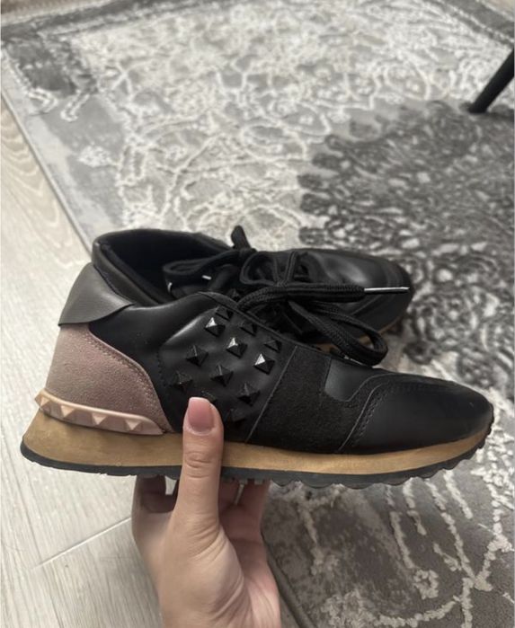 Кросівки valentino