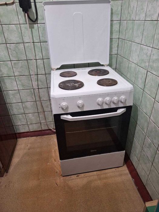 Техніка та меблі з аптеки