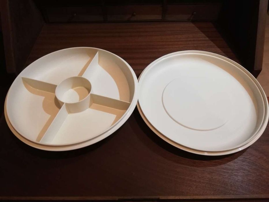 Tupperware Snack Container447035979995566080