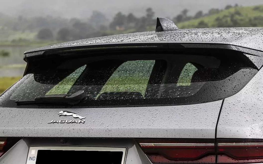 Емблема Jaguar на кришку багажника
