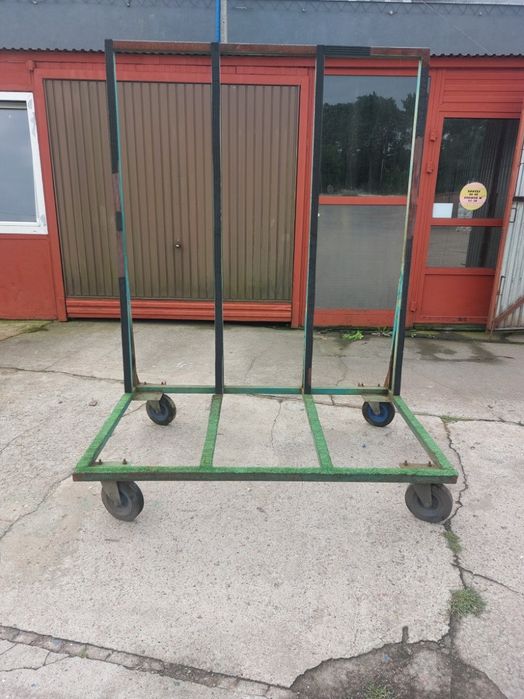 Stojak transportowy na okna