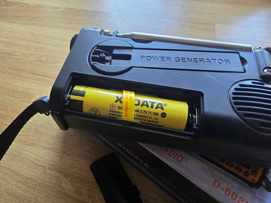 XHDATA D608WB Super Radio Awaryjne Solar Korba USB