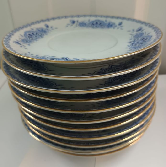 Conjunto 12 Pratos Porcelana "Vista Alegre" Motivos: Azul e Dourado