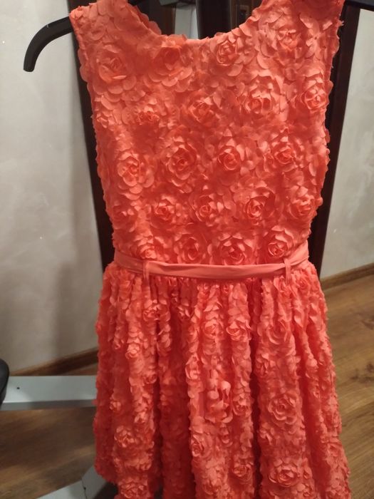 Wizytowa sukienka r. 146-152