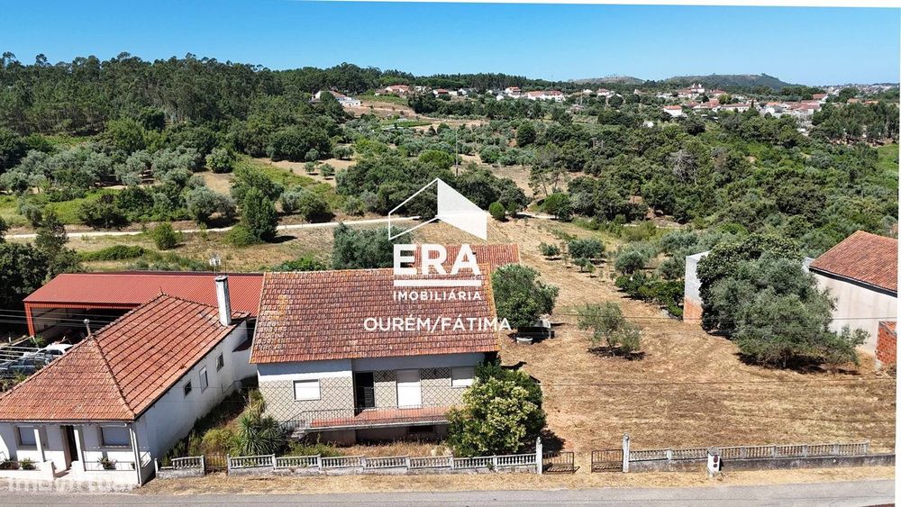 Moradia T3  num terreno de 7.389 m², em Pinheiro