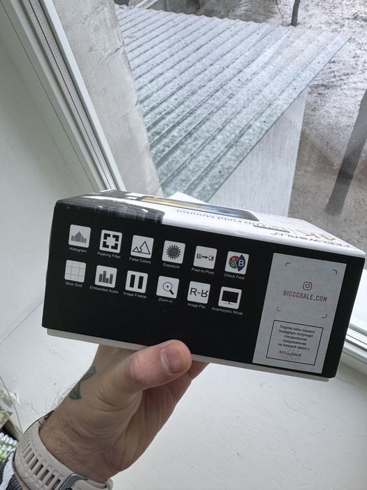 Feelword FW 568 накамерный монитор