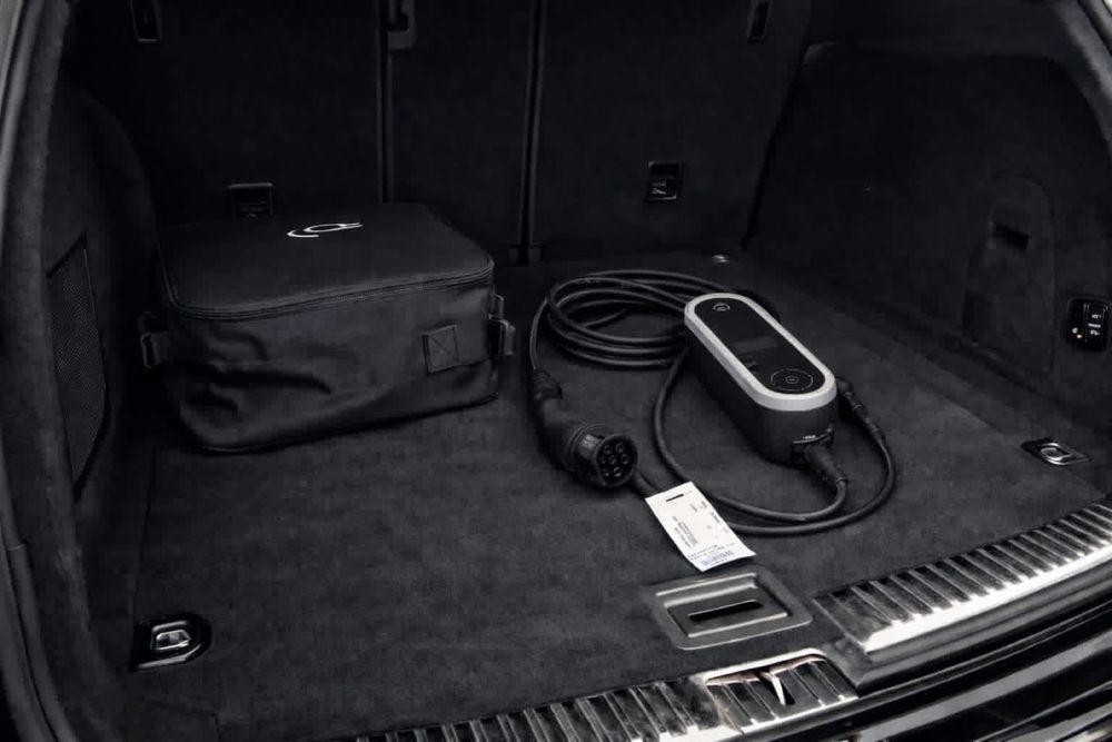 Porsche Cayenne E-Hybrid - 416 cv - SUV de luxo