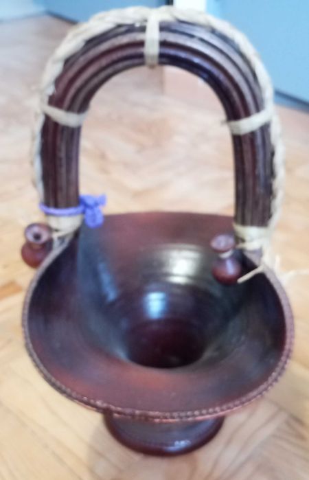 Cesto de Barro - em bom estado